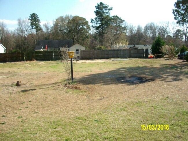 Building Photo - 387 Deanne Ln