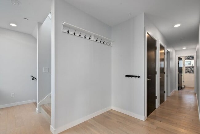 Building Photo - Stunning Air Conditioned Alki Condo Overlooking Majestic Puget Sound!