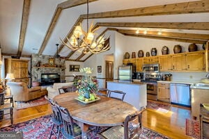 Building Photo - 842 Saddle Back Cir