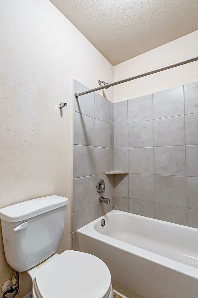 Building Photo - 21219 Fox Hillside Way