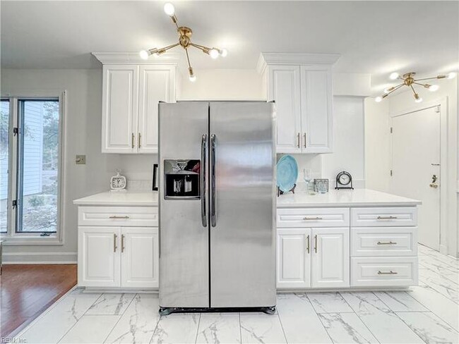 Building Photo - WATERFRONT 5 BEDROOM/4 BATH IN VIRGINIA BEACH! READY FOR RENT!!