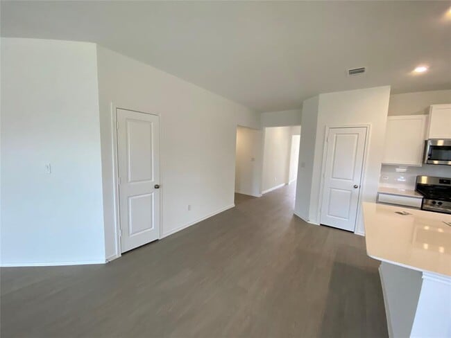 Building Photo - 1332 Aquilla Dr