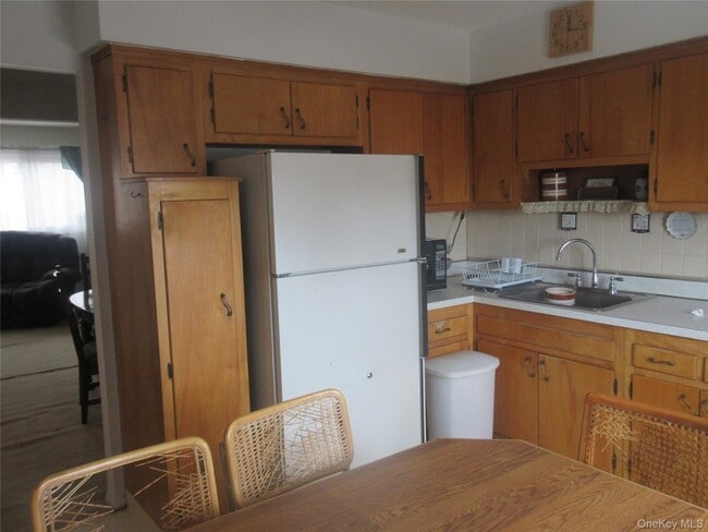 Building Photo - 5 Coyne Dr