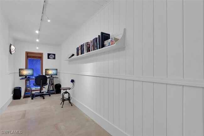 Building Photo - 795 18th Ave S