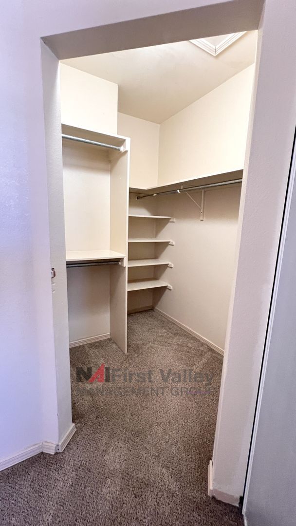 Building Photo - 1 Bedroom, 1 Bath