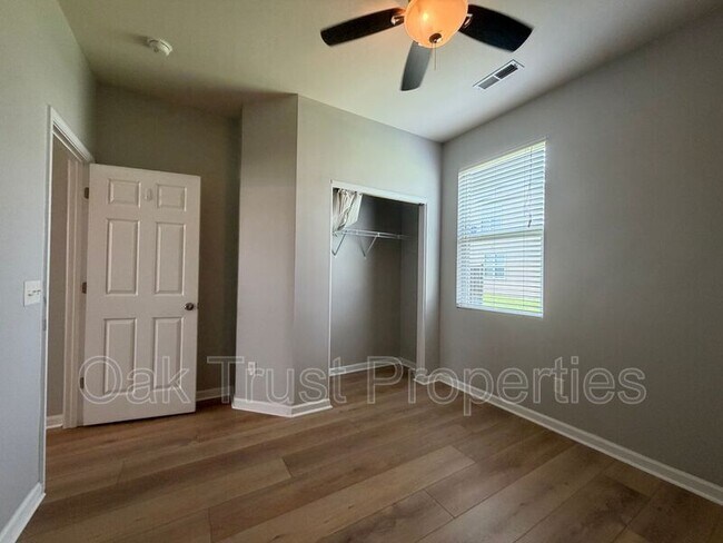 Building Photo - 701 Greymohr Ln