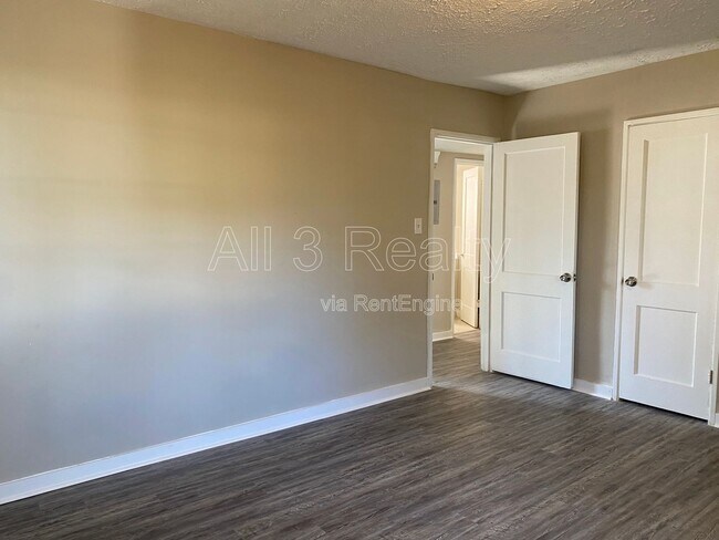 Building Photo - 3737 Dalraida Pkwy