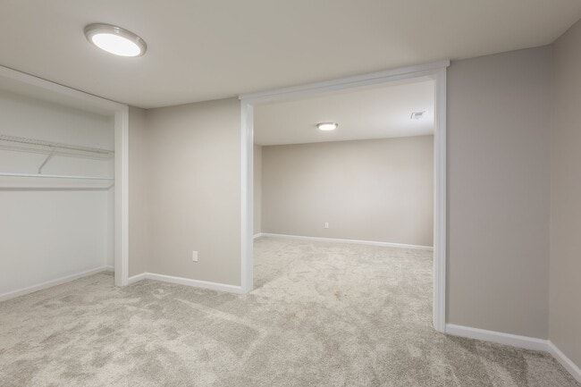 Building Photo - 614 S Depot St