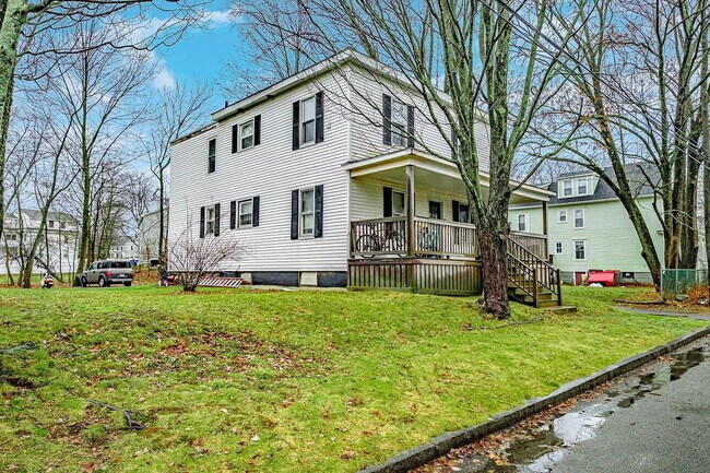 Building Photo - Beautiful 2-Bedroom Apartment – Quiet, Private Setting in Westbrook, Available September 1st