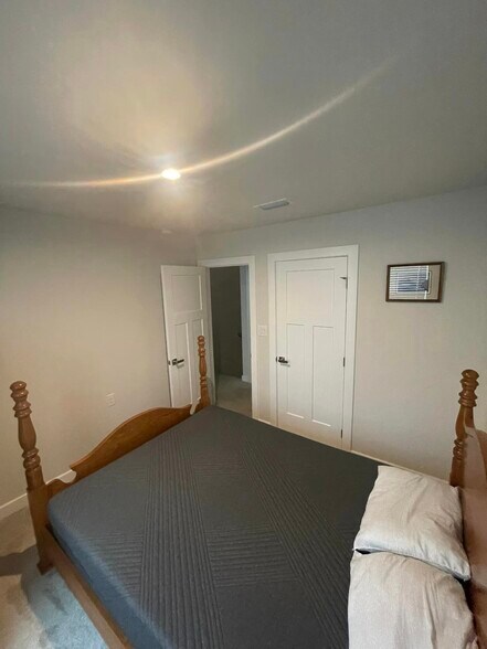 queen 2nd bed - 28036 Dew Drop Ln
