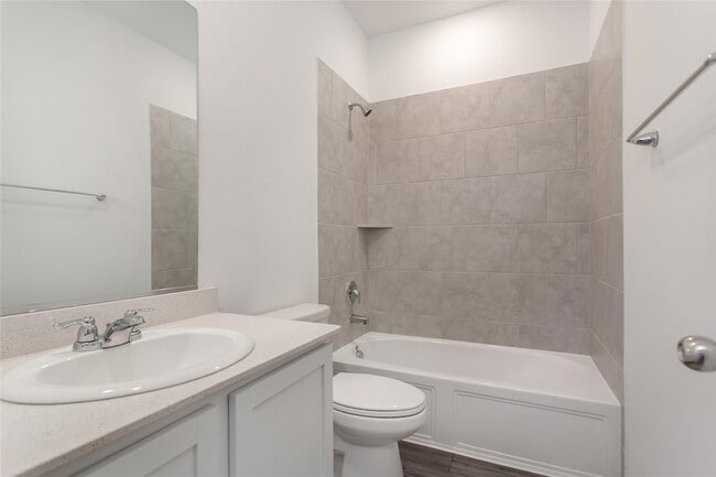 Building Photo - 2157 Clarion Dr