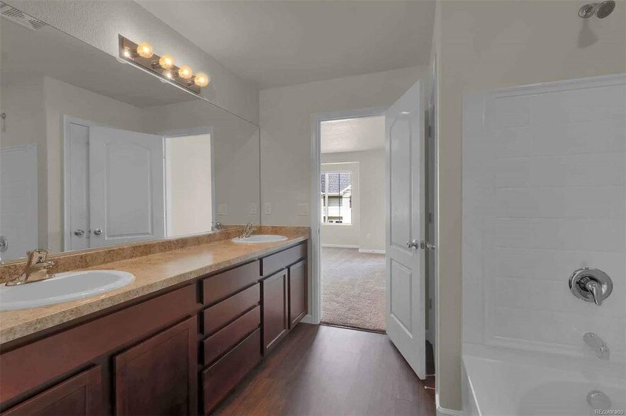 Building Photo - 1433 Kansas Ave