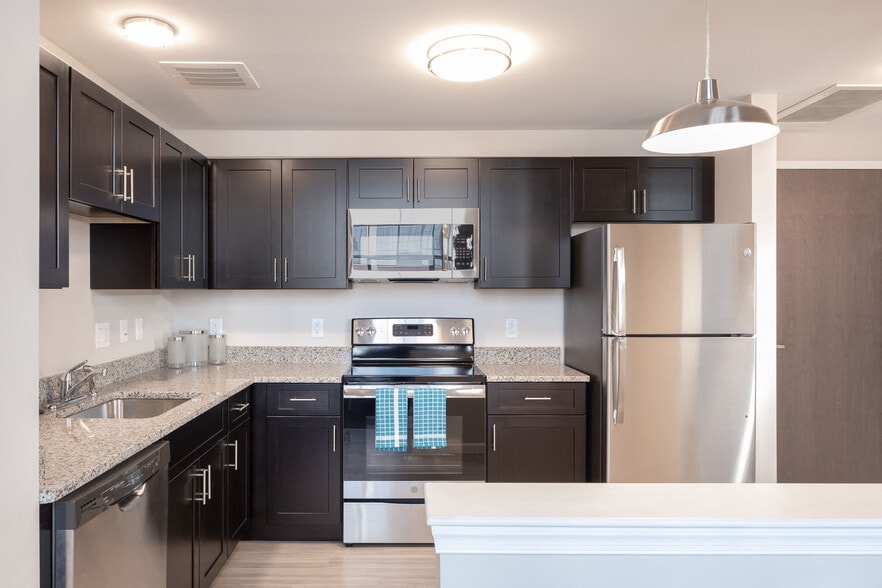 Building Photo - Cherry Street Lofts