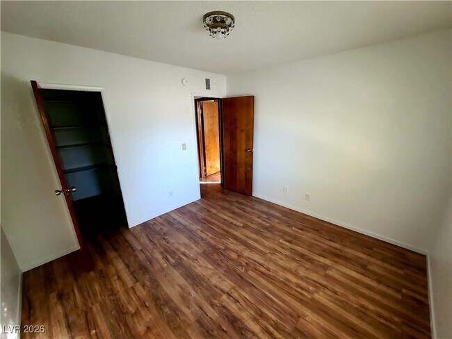 Building Photo - 5105 Eldora Ave