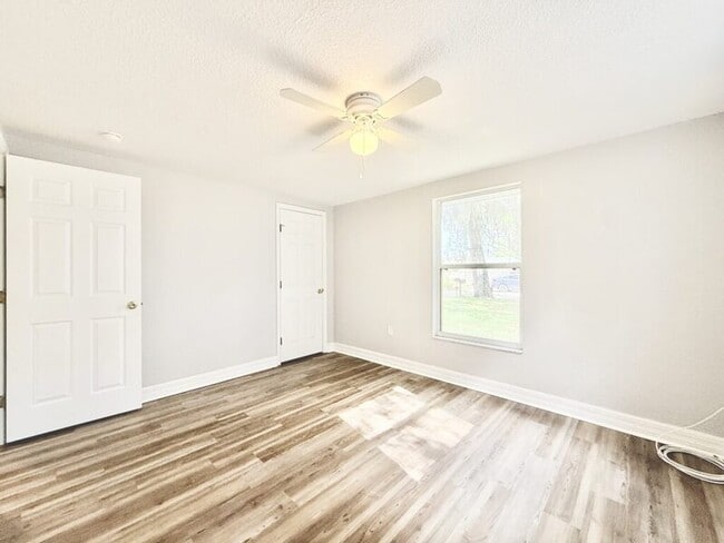 Building Photo - 235 W Northside Dr