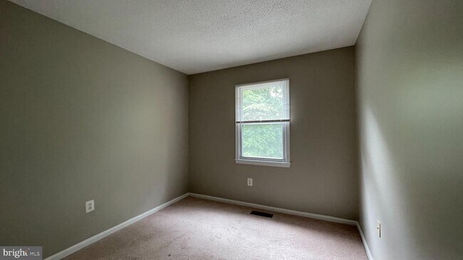 Building Photo - 14646 Ponderosa Ct