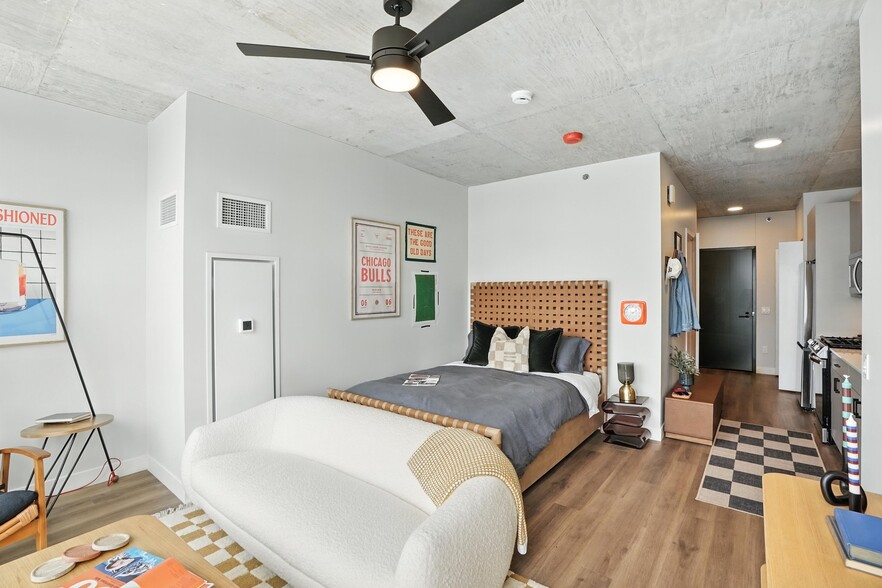 Building Photo - 1101 W Carroll Ave