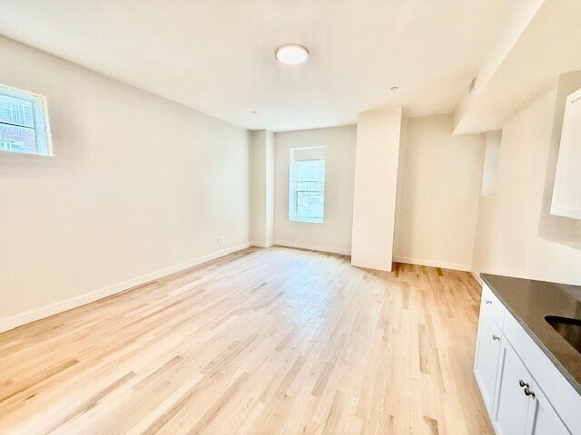 Building Photo - 204 Hanover St