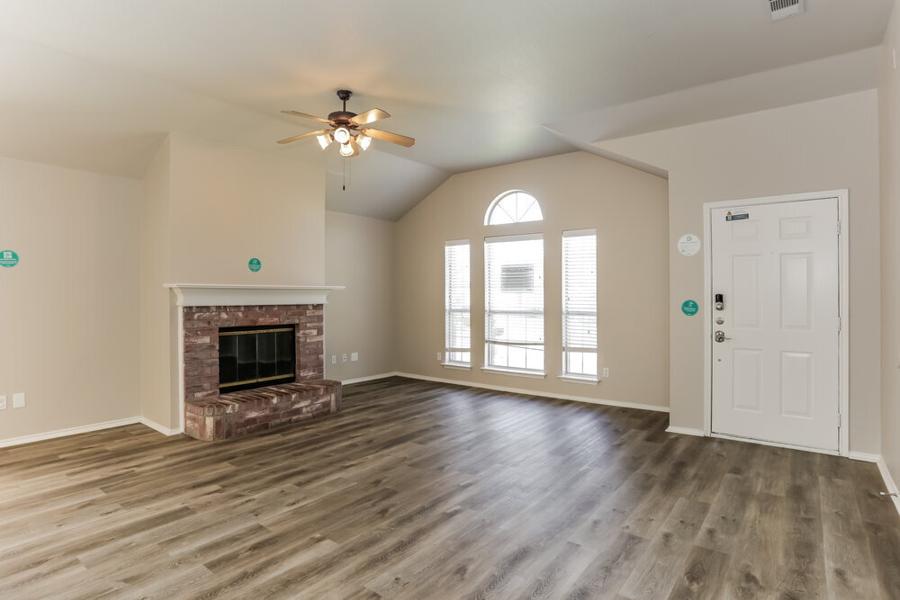 Building Photo - 1402 Gray Dawn Dr