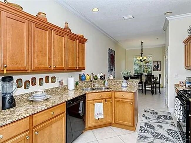 Building Photo - 8263 Miramar Way