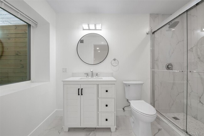 Building Photo - One Manhasset Ave