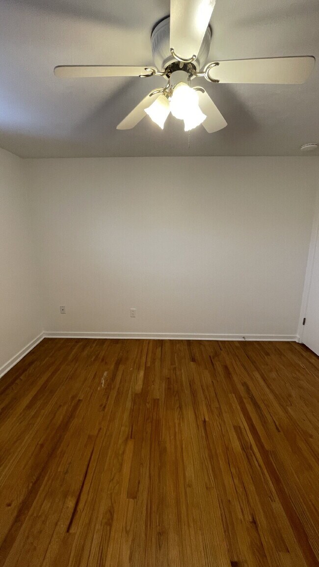 Building Photo - Charming 3 bed, 2 bath with finished basement!