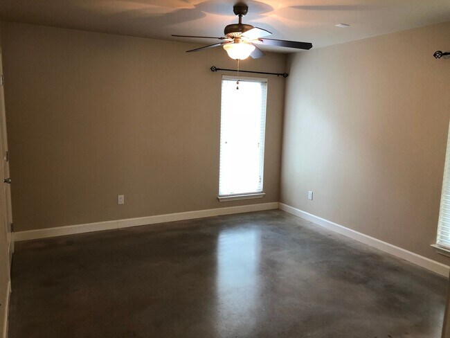 Building Photo - 4511 Depew Ave