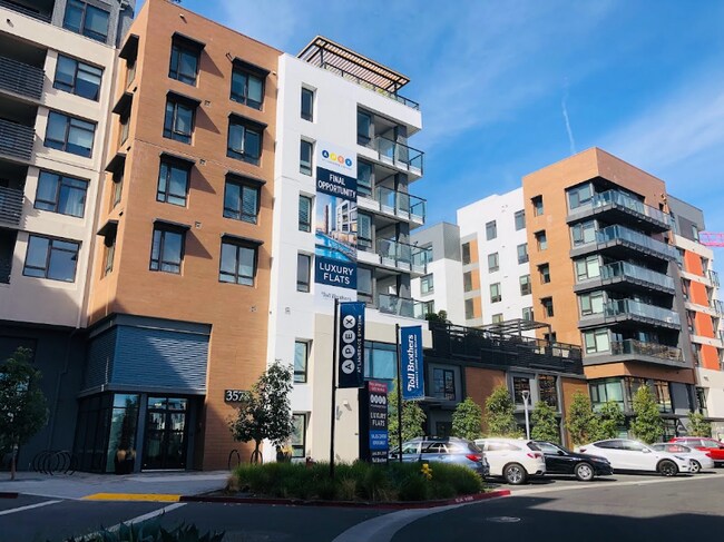Building Photo - 3578 Rambla Pl