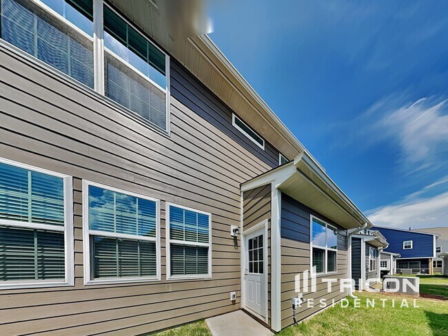 Building Photo - 108 Fennec Dr