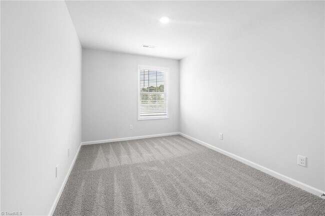 Building Photo - 1729 University Dr