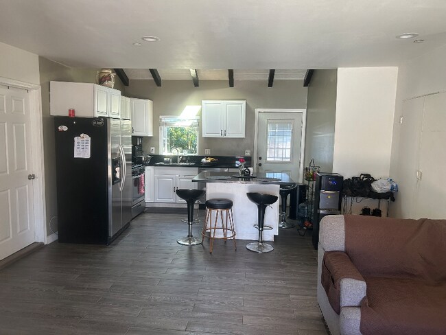Building Photo - 15533 El Cajon St
