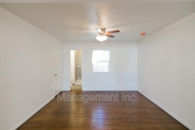 Building Photo - 6203 Mesita Dr