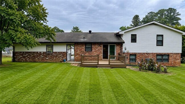 Building Photo - 886 Killian Hill Rd SW