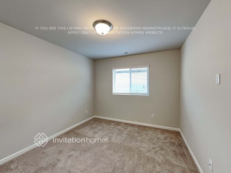 Building Photo - 12606 36th Place NE