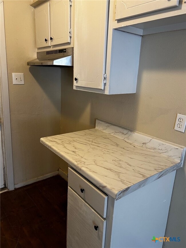 Building Photo - 710 E Baxter St