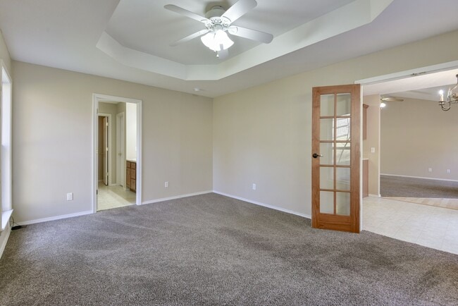 Building Photo - 325 Tall Oaks Dr