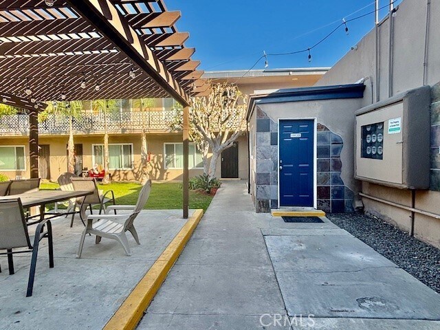 Building Photo - 1820 W Sallie Ln