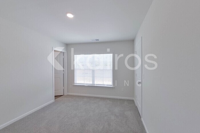Building Photo - 2529 Banyan Cir