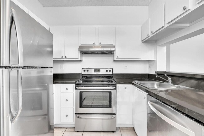 Building Photo - 1701 NW 96th Terrace