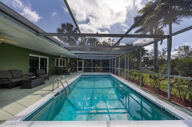 Building Photo - 2032 Coral Point Dr