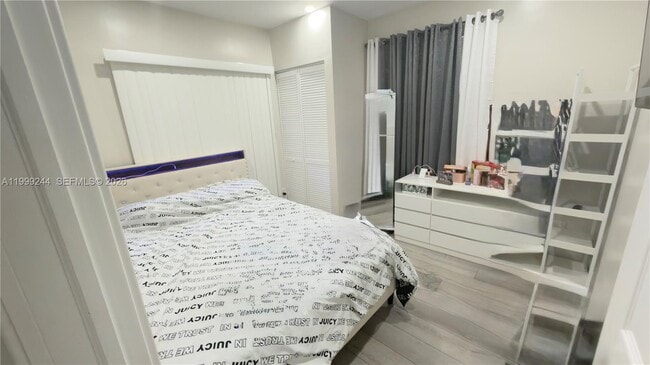 Building Photo - 434 Tamiami Blvd