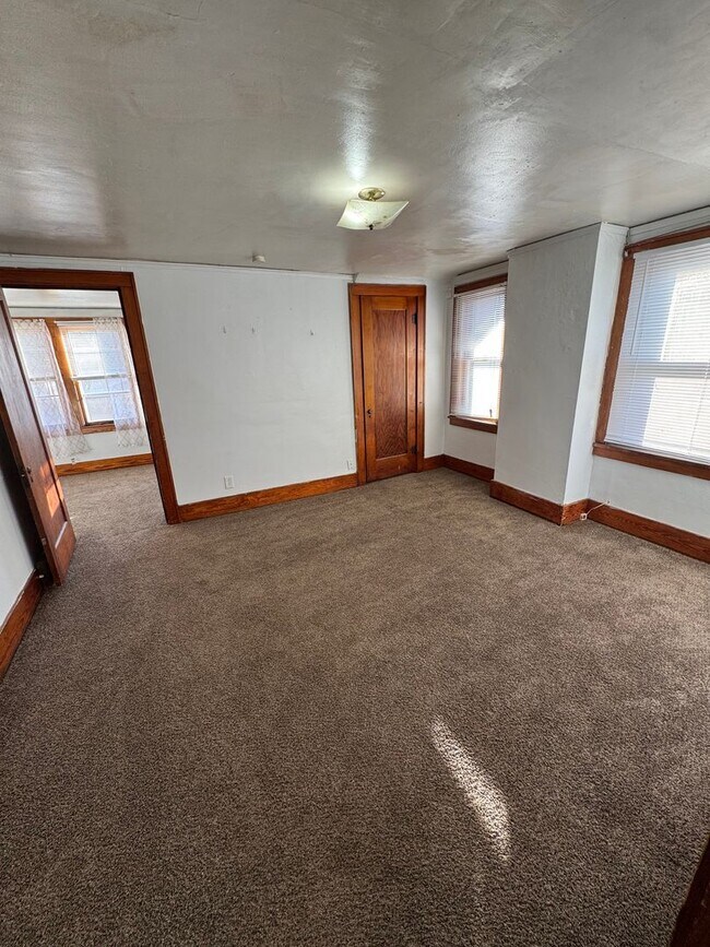 Building Photo - 118 N 13th Street