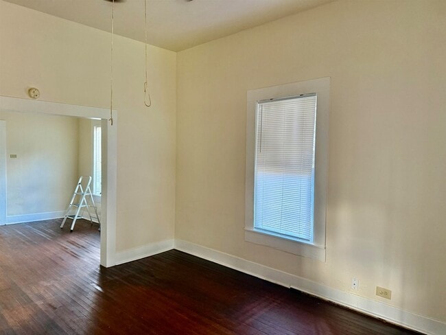 Building Photo - 470 S 3rd St