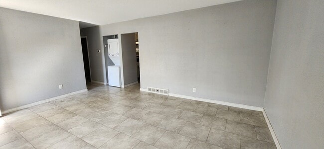 Building Photo - Long Realty & Property Management - Dual K...
