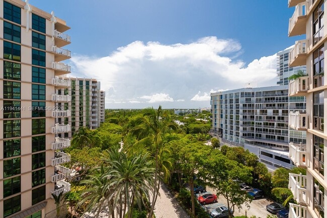 Building Photo - 1111 Crandon Blvd