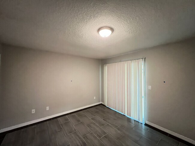 Building Photo - 2BD & 1 BA - Where Charm Meets Comfort: Yo...
