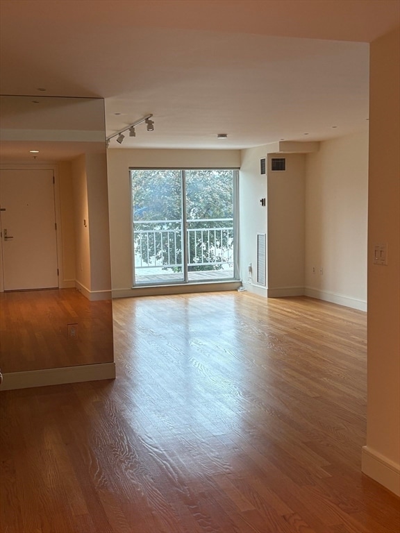 Building Photo - 83 Cambridge Pkwy