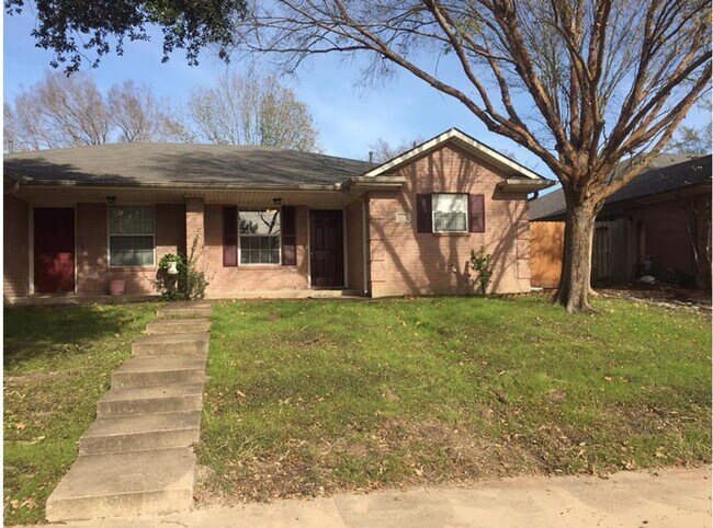 Building Photo - 606 Corregidor Dr