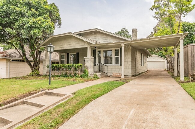 Building Photo - PRETTY HOME NORTH OF THE BRICKS in the CUL...