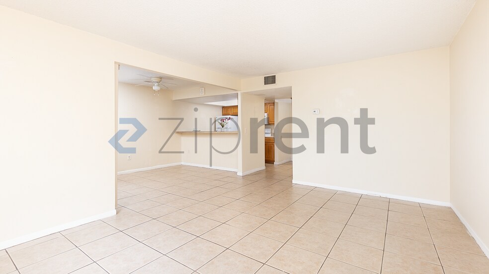 Building Photo - Unit